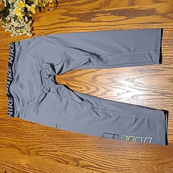 Nike Compression Pants - Girls XL - Picture 8 of 8